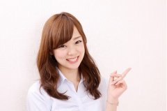 日媒支招女性3类小动作轻松俘虏男人心