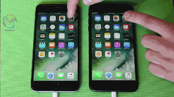 我们看到在打开摄像头时,iphone 6s plus稍快.