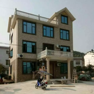 小伙自建4层别墅 90万工程全包网友大赞