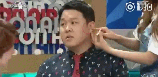 应该是利用穴位按摩的原理达到瘦脸的功效,据说很多明星也是这种瘦脸