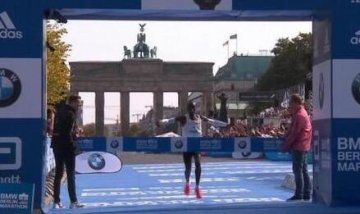 �������������¼������˭�ǵ�һ����