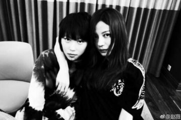 赵薇窦靖童晒合影 不少网友留言:“漂亮的你们!”