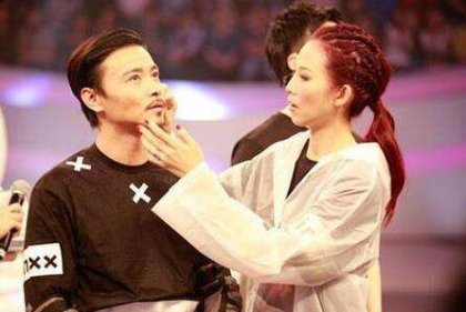 ���ٷһ�Ӧ�Ž�     ��ô�����ˣ��ѵ���û��ϰ�߱�����