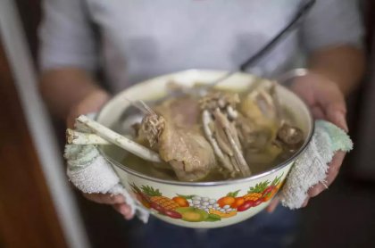 炖鸡汤绝对不能放这两种材料,炖出来味道截然不同