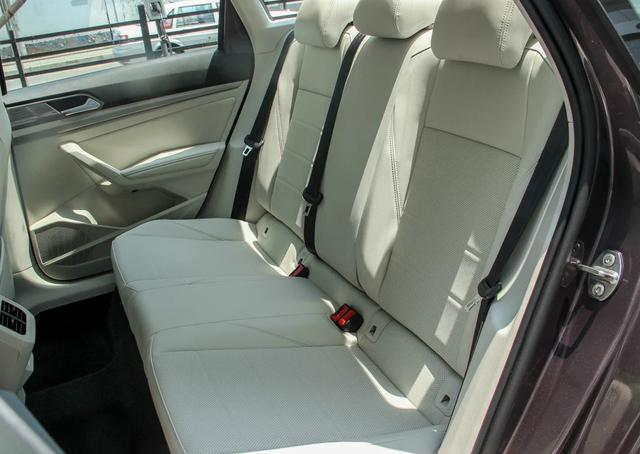 中国卖得最好的家轿,10.79万起月销4.8万辆,大众朗逸有何魅力?