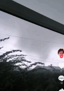 黑龙江一地突遭龙卷风,15吨房盖被揭飞天!居民:我70岁没见过这事…