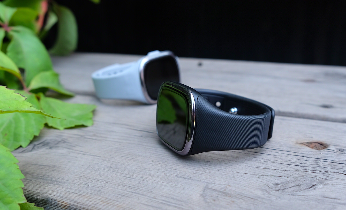 带上这个手环 iphone 也能变身双卡双待